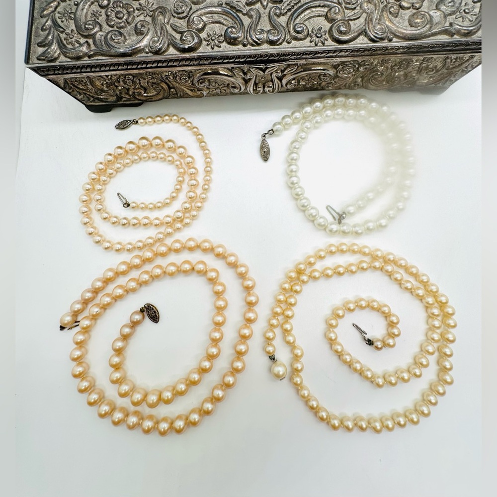 Vintage Pearl Necklace Lot